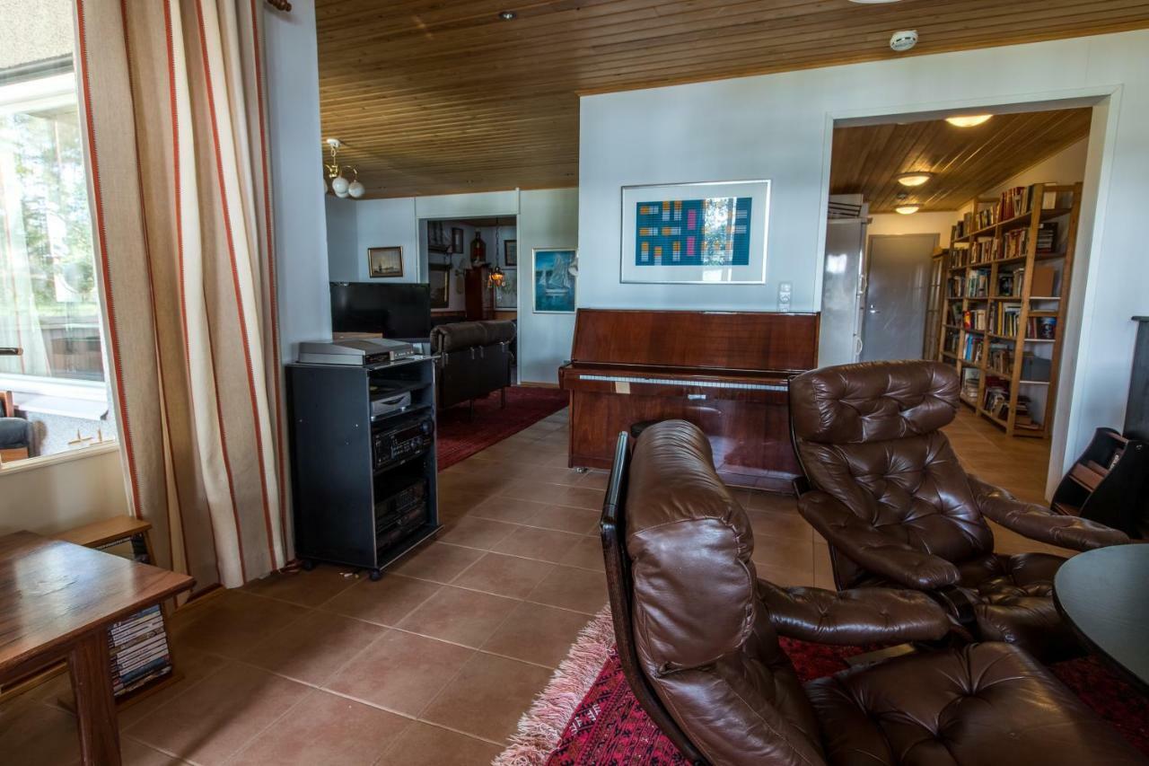 Villa Harald - Beachfront Hitis Luaran gambar